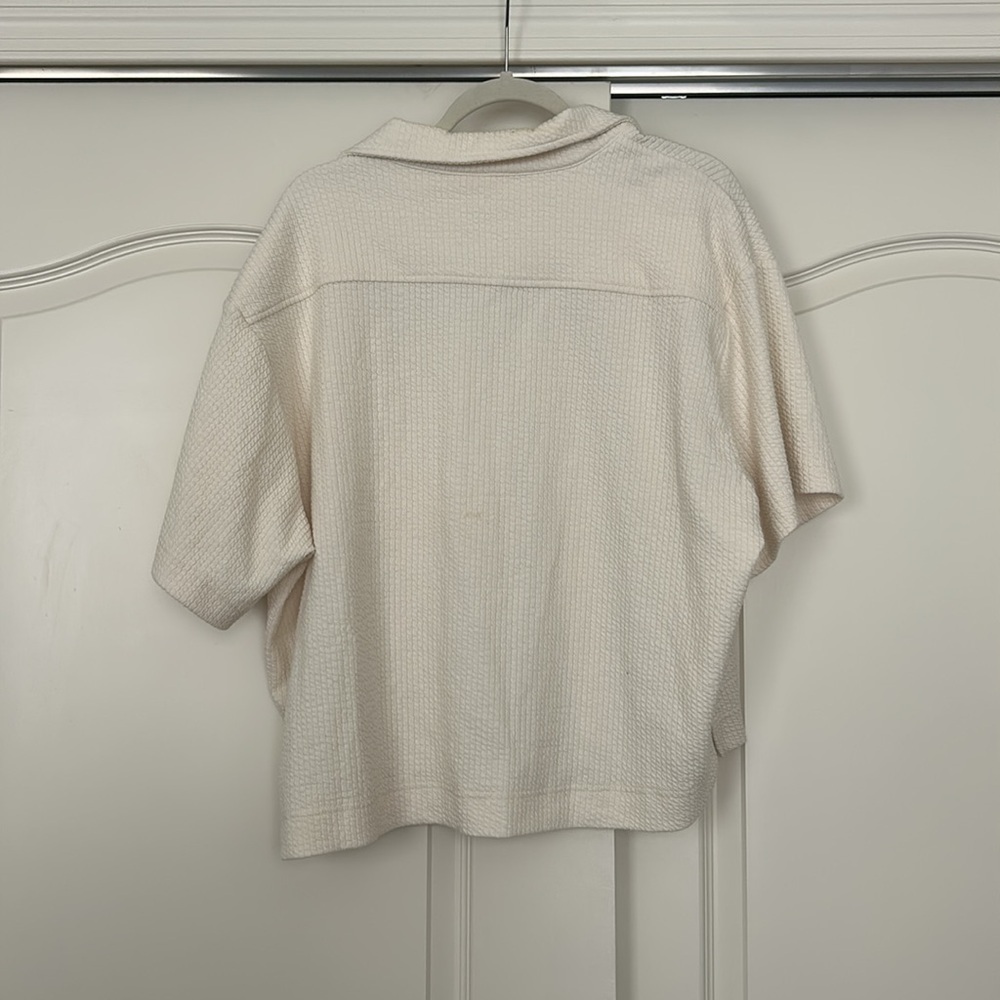 Fabletics Crinkle Knit Boxy Button Down Shirt Egret - Picture 7 of 9